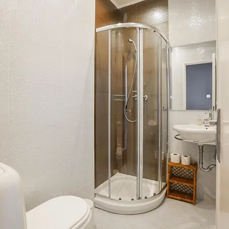 Charming Tm Flat By The Ocean With A View